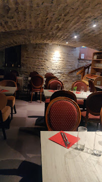 Atmosphère du Restaurant français Les Chevaliers à Beaune - n°17