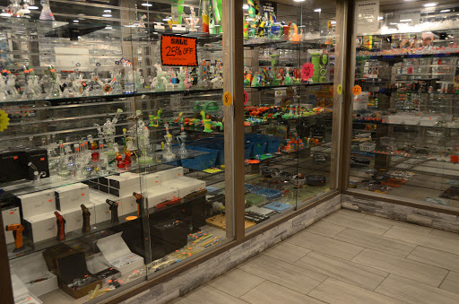 Tobacco Shop «Tundra Smoke Shop», reviews and photos, 2719 S Oneida St, Green Bay, WI 54304, USA