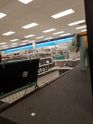 Clothing Store «Ross Dress for Less», reviews and photos, 6190 20th St, Vero Beach, FL 32966, USA