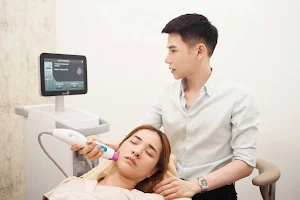 Doctor Ton Clinic โดยแพทย์จุฬาฯเกียรตินิยมอันดับ1 Botox Filler Thermage FLX Ulthera Sculptra Radiesse image