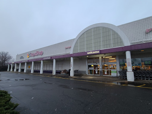 Grocery Store «Super Stop & Shop», reviews and photos, 20 Washington Ave, Dumont, NJ 07628, USA