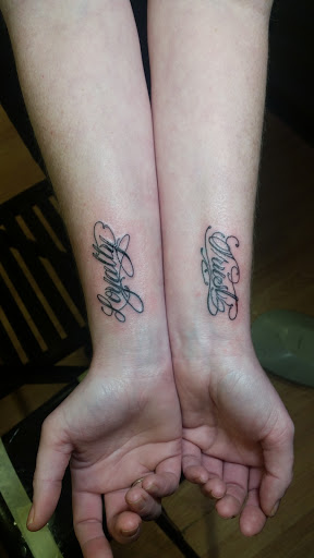 Tattoo Shop «Black Sheep Tattoo Studios», reviews and photos, 1679 E Main St, Kent, OH 44240, USA