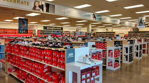Shoe Store «Famous Footwear Outlet», reviews and photos, 5580 International Dr, Orlando, FL 32819, USA