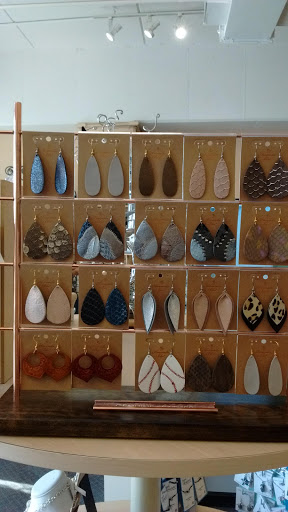 Jewelry Store «Gray Jewelers», reviews and photos, 172 Johns Pass Boardwalk W, Madeira Beach, FL 33708, USA