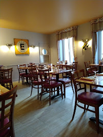 Atmosphère du Restaurant français Le Bistrot d'à Côté à Port-en-Bessin-Huppain - n°9