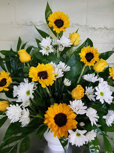 Florist «Fairview Flower Shop», reviews and photos, 1026 Sycamore Dr, Decatur, GA 30030, USA