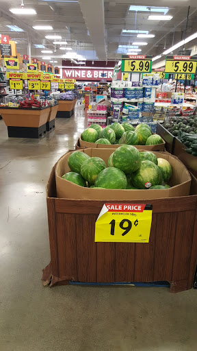 Grocery Store «Food 4 Less», reviews and photos, 4400 Slauson Ave, Maywood, CA 90270, USA