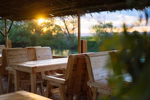 Tochka beach bar image