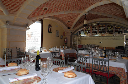 Restaurante de La Santa - C. Padre Belda, 3, 37800 Alba de Tormes, Salamanca, Spain