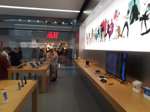 Computer Store «Apple Washington Square», reviews and photos, 9585 SW Washington Square Rd, Tigard, OR 97223, USA