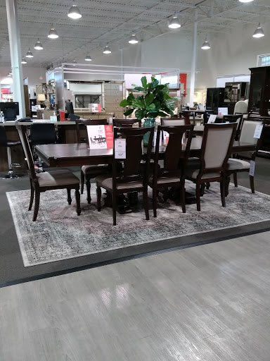 Furniture Store «Value City Furniture», reviews and photos, 945 E Lewis and Clark Pkwy, Clarksville, IN 47129, USA