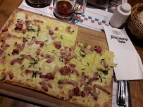 Tarte flambée du Restaurant The Royal Pub à Chessy - n°9