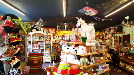 Toy Store «Hopscotch Toys», reviews and photos, 103 SE Baker St, McMinnville, OR 97128, USA