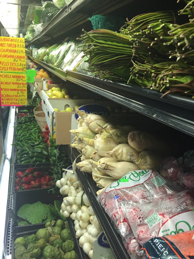 Mexican Grocery Store «El Rancho Supermercado», reviews and photos, 711 N Main St, Shelbyville, TN 37160, USA