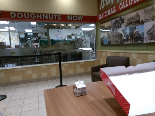 Bakery «Krispy Kreme Doughnuts», reviews and photos, 1024 W Gladstone St, San Dimas, CA 91773, USA