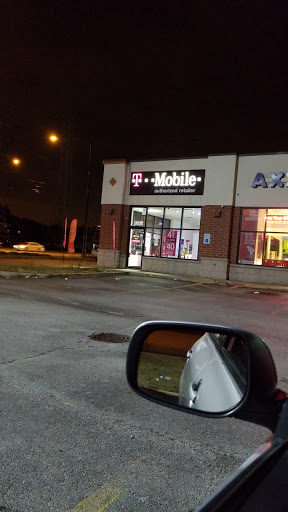 Cell Phone Store «T-Mobile», reviews and photos, 8302 Harlem Ave, Bridgeview, IL 60455, USA