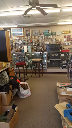 Sporting Goods Store «Sportsman Guns & Ammo», reviews and photos, 212 Porter Rd # A, Conroe, TX 77301, USA