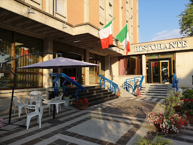 Hotel Grassetti Albergo 4 stelle Ristorante Via Romolo Murri, 1, 62014 Corridonia MC, Italia