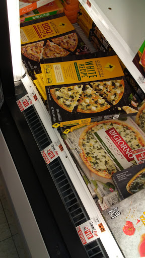 Grocery Store «Weis Markets», reviews and photos, 1102 N Queen St, Martinsburg, WV 25404, USA