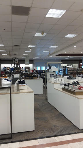 Department Store «Lord & Taylor», reviews and photos, 158 Walt Whitman Rd, Huntington Station, NY 11746, USA