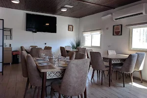 האנגר - בית קפה ומסעדה image
