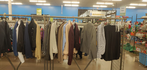 Thrift Store «Buckeye Goodwill Retail Store & Donation Center», reviews and photos