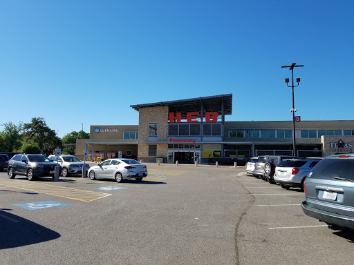 Grocery Store «H-E-B Grocery», reviews and photos, 97 Oyster Creek Dr, Lake Jackson, TX 77566‑4622, USA