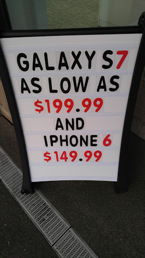 Telecommunications Service Provider «Boost Mobile Store by Wireless Century», reviews and photos, 175 5th St, Springfield, OR 97477, USA