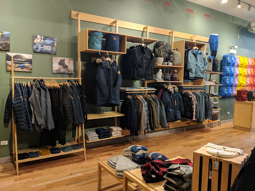 Outdoor Sports Store «Fjällräven Chicago», reviews and photos, 1708 N Damen Ave, Chicago, IL 60647, USA