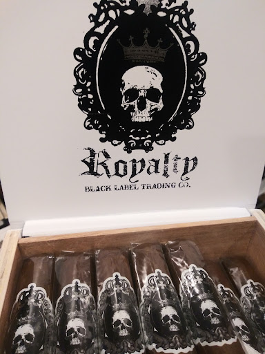 Tobacco Shop «Tobacco Town», reviews and photos, 17108 Fort St, Riverview, MI 48193, USA