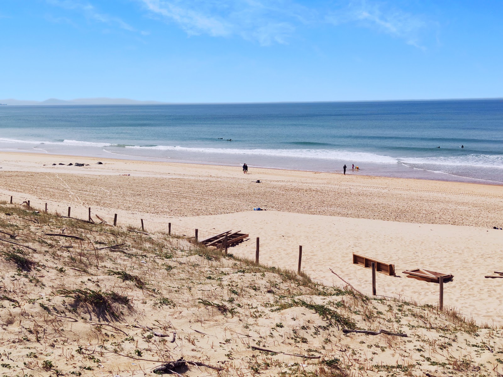 Foto di Plage des Bourdaines con una superficie del sabbia beige