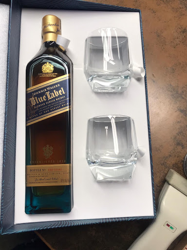 Liquor Store «Day Hollow Wine & Liquor Store», reviews and photos, 409 Day Hollow Rd, Endicott, NY 13760, USA