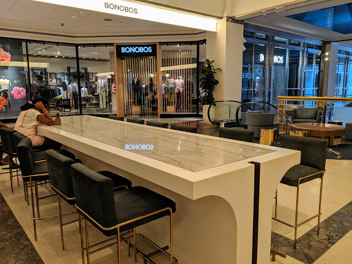 Shopping Mall «900 North Michigan Shops», reviews and photos, 900 N Michigan Ave, Chicago, IL 60611, USA