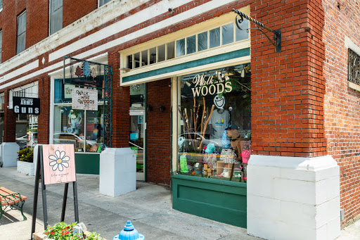 Clothing Store «Walk In the Woods», reviews and photos, 116 W 5th Ave, Mt Dora, FL 32757, USA