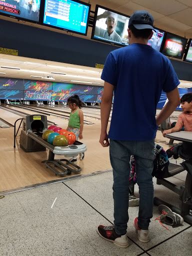 Bowling Alley «Brunswick Zone Upland Lanes», reviews and photos, 451 W Foothill Blvd, Upland, CA 91786, USA