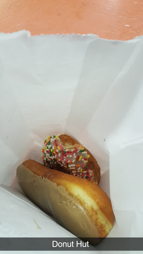 Donut Shop «Donut Hut», reviews and photos, 2025 W Magnolia Blvd, Burbank, CA 91506, USA