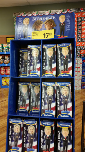 Grocery Store «Safeway», reviews and photos, 1051 SW 1st Ave, Canby, OR 97013, USA