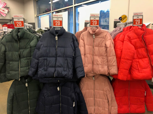 Clothing Store «Old Navy», reviews and photos, 19401 Alderwood Mall Pkwy, Lynnwood, WA 98036, USA