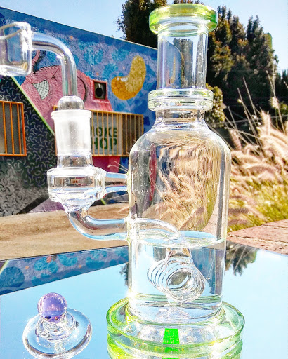 Tobacco Shop «i-nhale Smoke Shop Veteran Owned», reviews and photos, 1055 Redondo Ave, Long Beach, CA 90804, USA