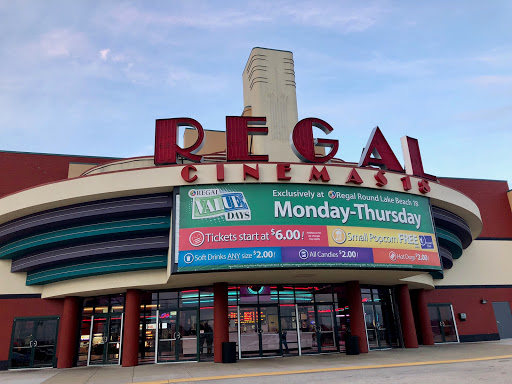 Movie Theater «Regal Cinemas Round Lake Beach 18», reviews and photos, 550 E Rollins Rd, Round Lake Beach, IL 60073, USA