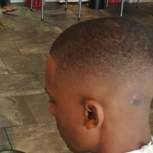 Hair Salon «LOX Salon And Barbershop», reviews and photos, 14 Gay St, Phoenixville, PA 19460, USA