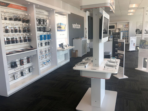 Cell Phone Store «GoWireless Verizon Authorized Retailer», reviews and photos, 421 W Germantown Pike #415, Plymouth Meeting, PA 19462, USA