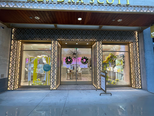 Jewelry Store «Kendra Scott», reviews and photos, 3800 N Lamar Blvd, Austin, TX 78756, USA