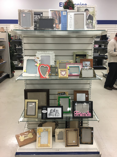 Thrift Store «Goodwill Princess Anne Retail Store», reviews and photos, 1949 Lynnhaven Pkwy, Virginia Beach, VA 23453, USA