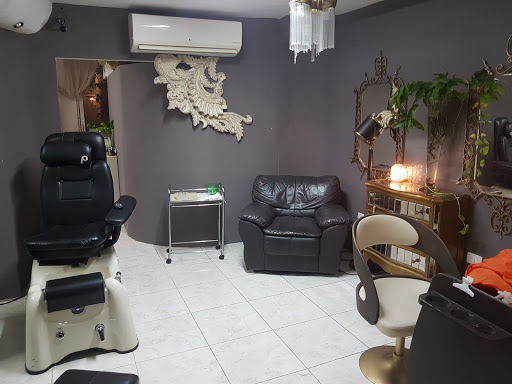 Katia Monforte Salon