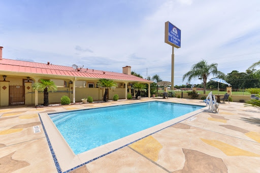 Americas Best Value Inn & Suites Alvin Houston image 3