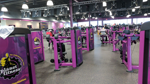 Gym «Planet Fitness», reviews and photos, 200 Glen Cove Rd, Carle Place, NY 11514, USA