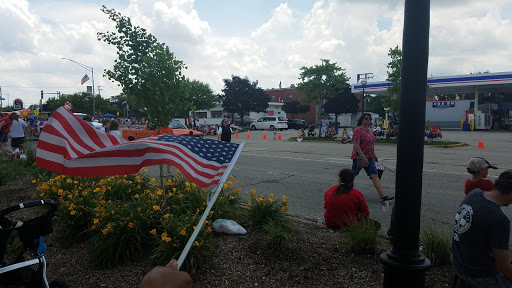 Shopping Mall «Rolling Meadows Shopping Center», reviews and photos, 3068 Kirchoff Rd, Rolling Meadows, IL 60008, USA