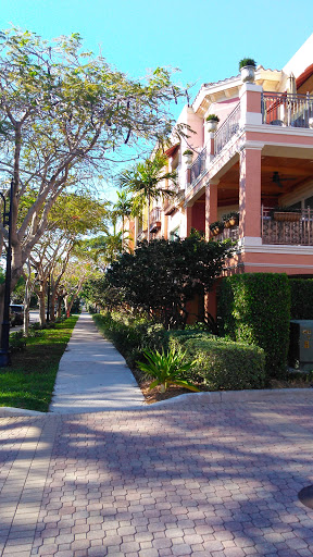 Frozen Yogurt Shop «Spin Frozen Yogurt», reviews and photos, 643 5th Ave S, Naples, FL 34103, USA
