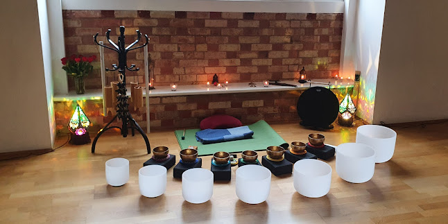 Calm in the City - Yoga studio